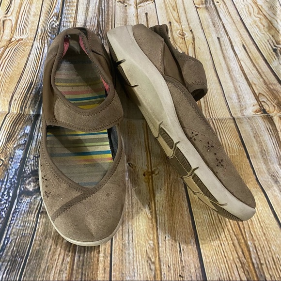 Dansko Tan Slip On Walking Shoes Size Euro 39 US 8.5 - Picture 1 of 5